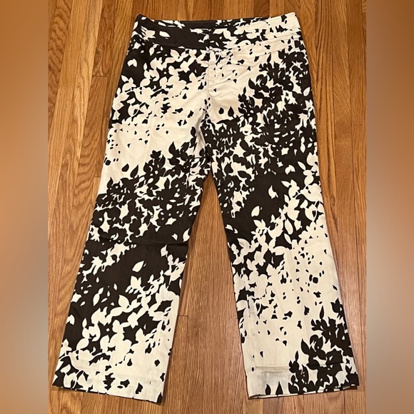 Banana Republic Pants - Banana Republic Cream & Brown Floral Leaves Lined Cotton Cropped Pants Size 6